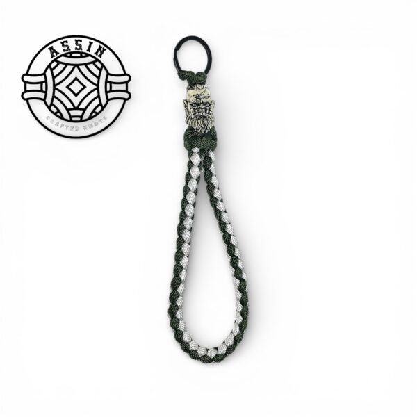 Paracord Keychain – Warcraft-Inspired Warrior Design