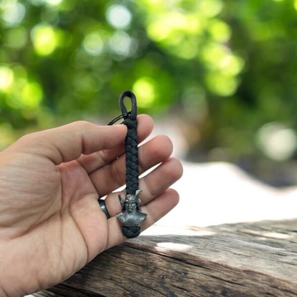Handmade Paracord Keychain – Samurai Edition