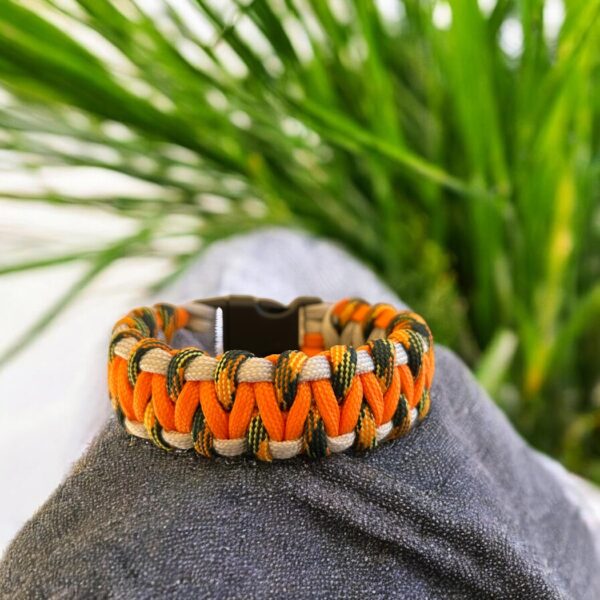 Handmade Paracord Bracelet – Strong & Stylish Design