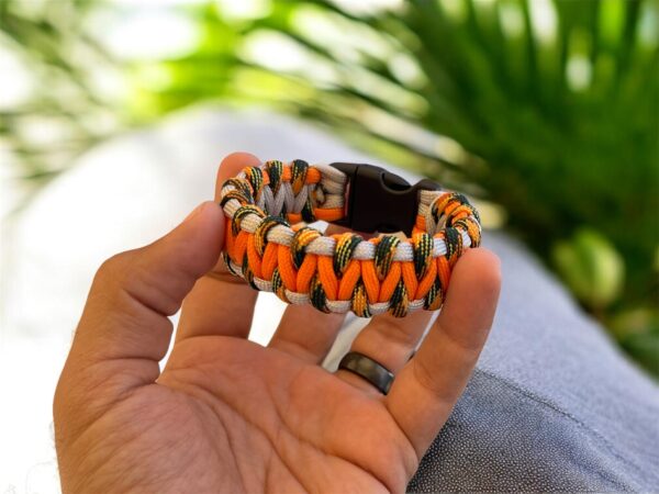 Handmade Paracord Bracelet – Strong & Stylish Design