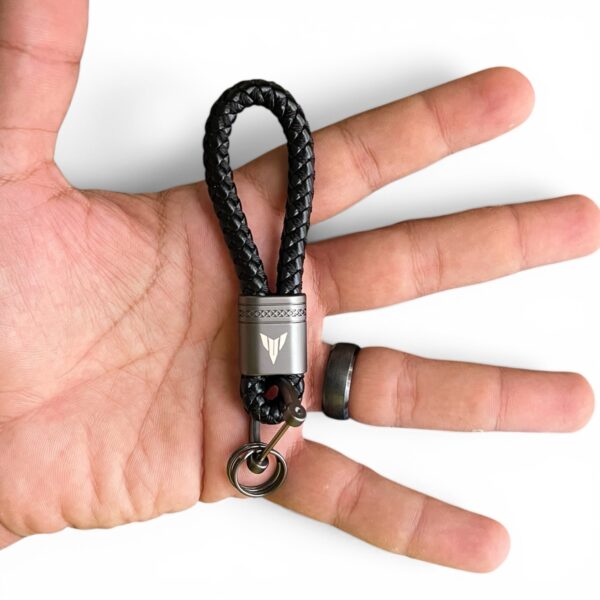 Braided Leather Car Keychain with Horseshoe Buckle